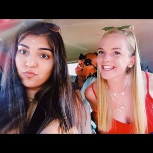 Meet your Posher, Caroline